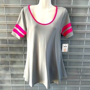 LulaRoe Gray with Raspberry Trim  Perfect T Top-0571
